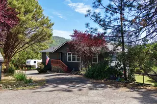 381 Pinetop Terrace, Shady Cove, OR 97539 - Photo 3