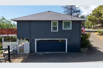 381 Pinetop Terrace, Shady Cove, OR 97539 - Photo 57