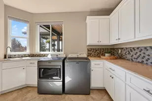 66355 Barr Rd, Bend, OR 97703 - Photo 45