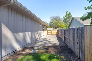 2737 SW Trinity Way, Grants Pass, OR 97527 - Photo 35