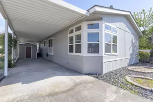 110 Red Oak Ln, Grants Pass, OR 97527 - Photo 5