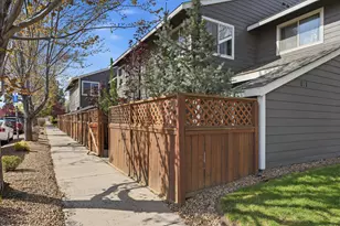 111 NW Hawthorne Ave, Bend, OR 97703 - Photo 3