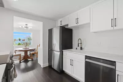 111 NW Hawthorne Avenue #APT 2, Bend, OR 97703 - Photo 15