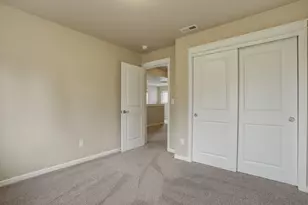 20724 Sierra Dr, Bend, OR 97701 - Photo 21
