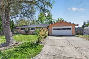 2824 Alameda St, Medford, OR 97504 - Photo 3