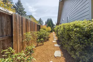 204 NW Sinclair Dr, Grants Pass, OR 97526 - Photo 43