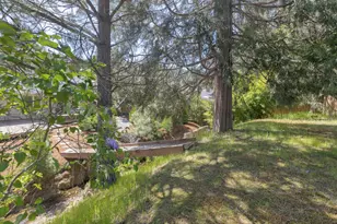 204 NW Sinclair Dr, Grants Pass, OR 97526 - Photo 39