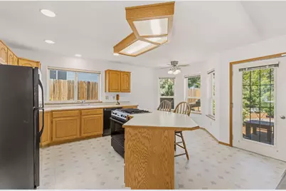 204 NW Sinclair Drive, Grants Pass, OR 97526 - Photo 15