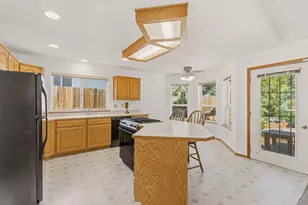 204 NW Sinclair Dr, Grants Pass, OR 97526 - Photo 15
