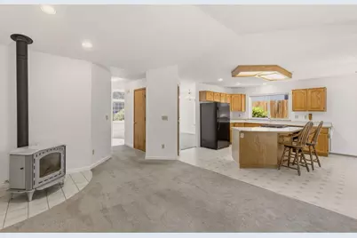 204 NW Sinclair Drive, Grants Pass, OR 97526 - Photo 17