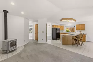 204 NW Sinclair Dr, Grants Pass, OR 97526 - Photo 17