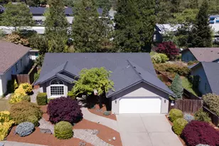 204 NW Sinclair Dr, Grants Pass, OR 97526 - Photo 1