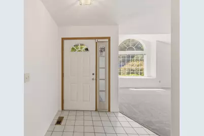 204 NW Sinclair Drive, Grants Pass, OR 97526 - Photo 5