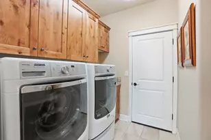 61065 Manhae Loop, Bend, OR 97702 - Photo 35