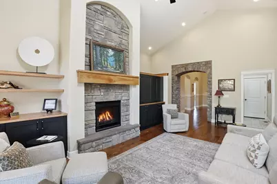 61065 Manhae Loop, Bend, OR 97702 - Photo 15