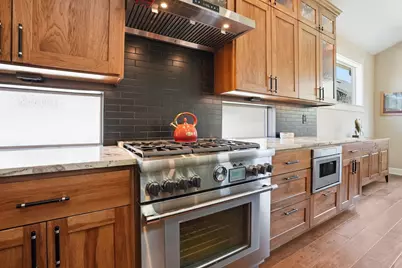 61065 Manhae Loop, Bend, OR 97702 - Photo 5