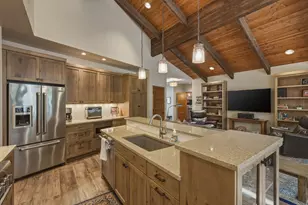 70836 Mountain Rose, Black Butte Ranch, OR 97759 - Photo 11