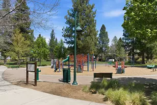 1436 NW William Clark St, Bend, OR 97703 - Photo 29