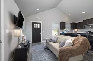 20134 Carson Creek Ct, Bend, OR 97702 - Photo 5