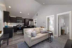 20134 Carson Creek Ct, Bend, OR 97702 - Photo 7