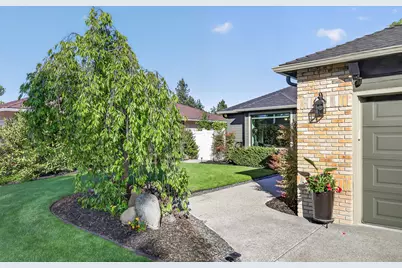 2655 Lawnview Drive, Medford, OR 97504 - Photo 3