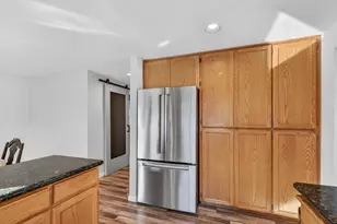 2655 Lawnview Dr, Medford, OR 97504 - Photo 9