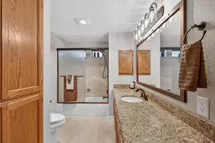 2655 Lawnview Dr, Medford, OR 97504 - Photo 21
