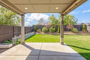 2510 NW Hemlock Wy, Redmond, OR 97756 - Photo 21