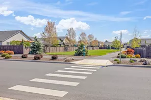 2510 NW Hemlock Wy, Redmond, OR 97756 - Photo 29