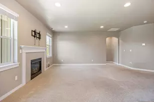 2510 NW Hemlock Wy, Redmond, OR 97756 - Photo 5