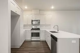 2366 NE Victor Pl, Bend, OR 97701 - Photo 9