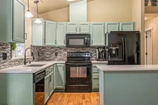 16983 Jacinto Rd, Bend, OR 97707 - Photo 3
