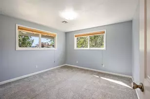 2236 NE Meadow Ln, Bend, OR 97701 - Photo 21