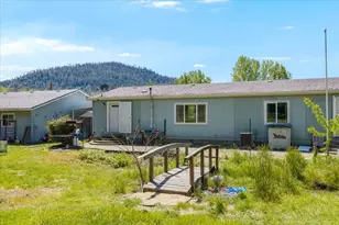 2447 Stringer Gap Rd, Grants Pass, OR 97527 - Photo 3