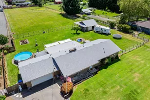 2821 S River Rd, Grants Pass, OR 97527 - Photo 3