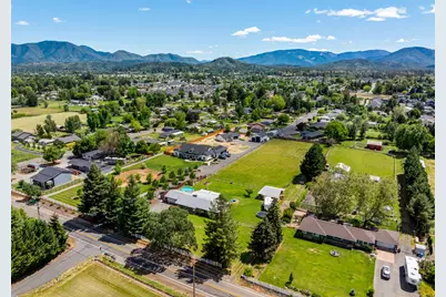 2821 S River Road, Grants Pass, OR 97527 - Photo 51