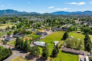 2821 S River Rd, Grants Pass, OR 97527 - Photo 51