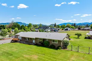 2821 S River Rd, Grants Pass, OR 97527 - Photo 1