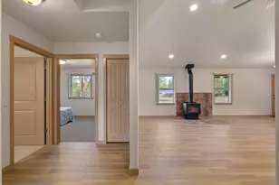 2410 Robertson Bridge Rd, Grants Pass, OR 97526 - Photo 23
