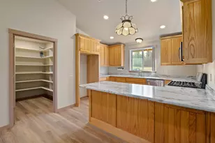 2410 Robertson Bridge Rd, Grants Pass, OR 97526 - Photo 11