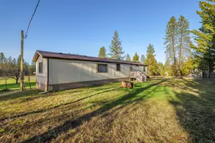 2410 Robertson Bridge Rd, Grants Pass, OR 97526 - Photo 37