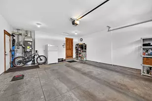 19563 Apache Rd, Bend, OR 97702 - Photo 35
