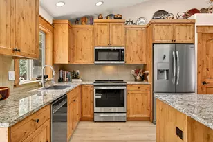 19563 Apache Rd, Bend, OR 97702 - Photo 15