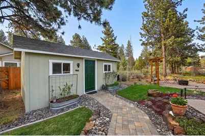 19563 Apache Road, Bend, OR 97702 - Photo 47