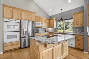 1938 Osprey Dr, Redmond, OR 97756 - Photo 13
