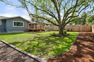 567 N Stoneham, Medford, OR 97504 - Photo 25