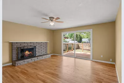 567 N Stoneham, Medford, OR 97504 - Photo 11