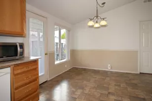 2410 NE Buckwheat Ct, Bend, OR 97701 - Photo 11