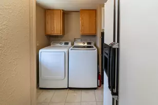 2633 SW Obsidian Ave, Redmond, OR 97756 - Photo 9
