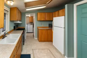 2633 SW Obsidian Ave, Redmond, OR 97756 - Photo 7
